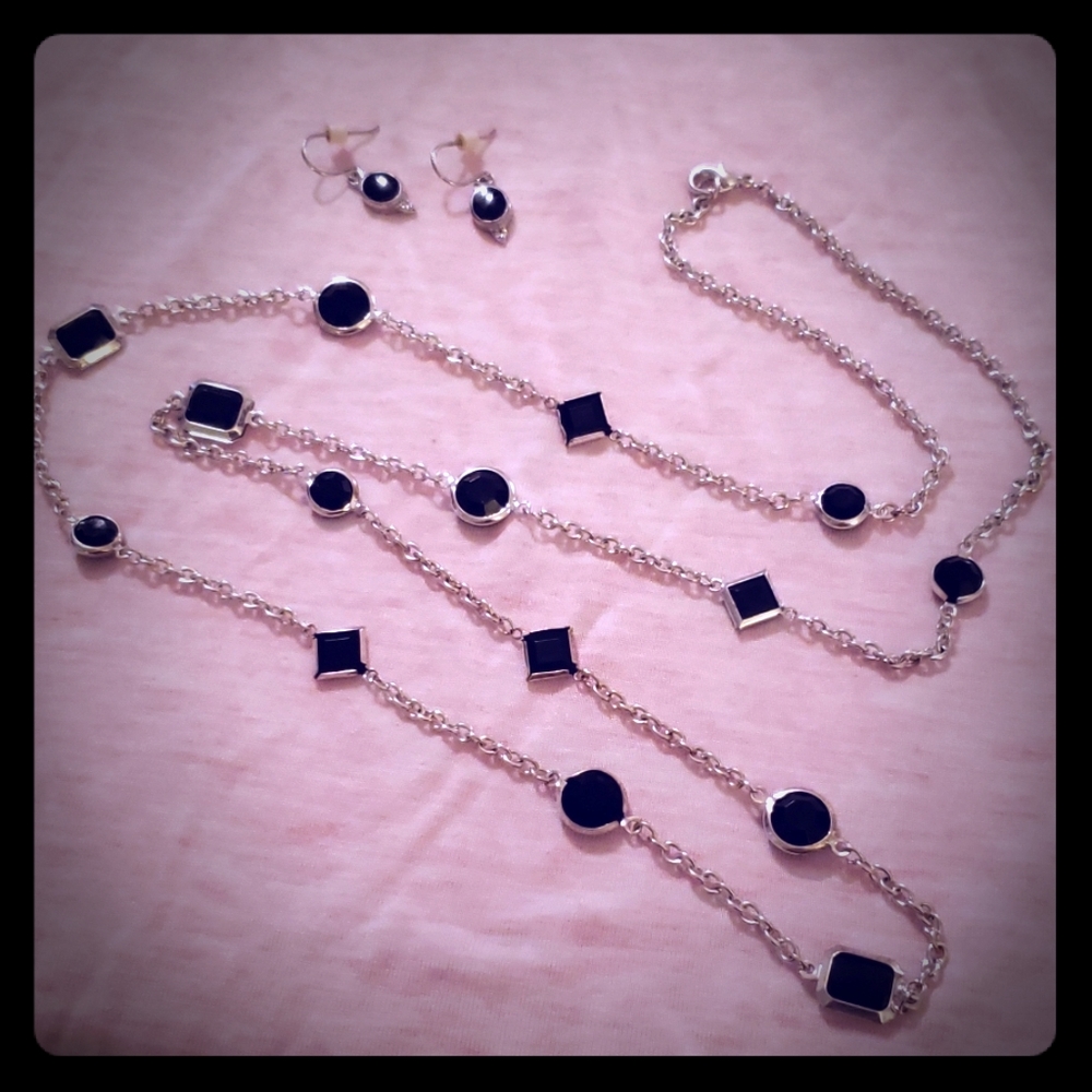 Black and silver set